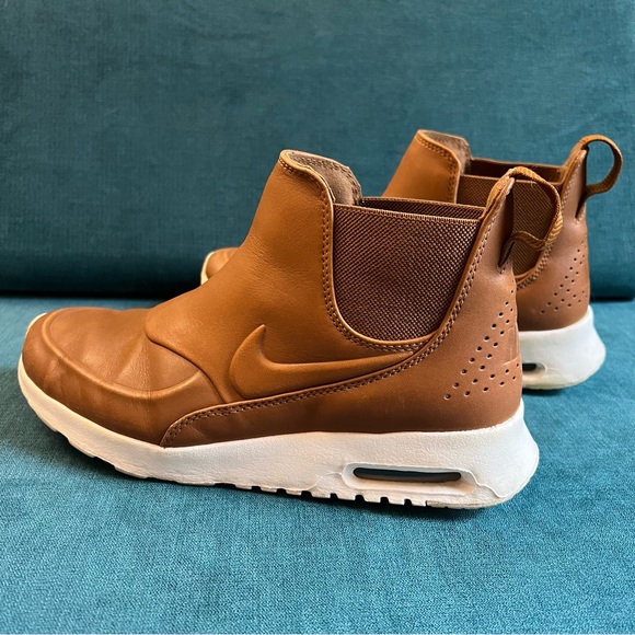Nike Air Max Thea Mid Boot in Ale Brown - Picture 4 of 9